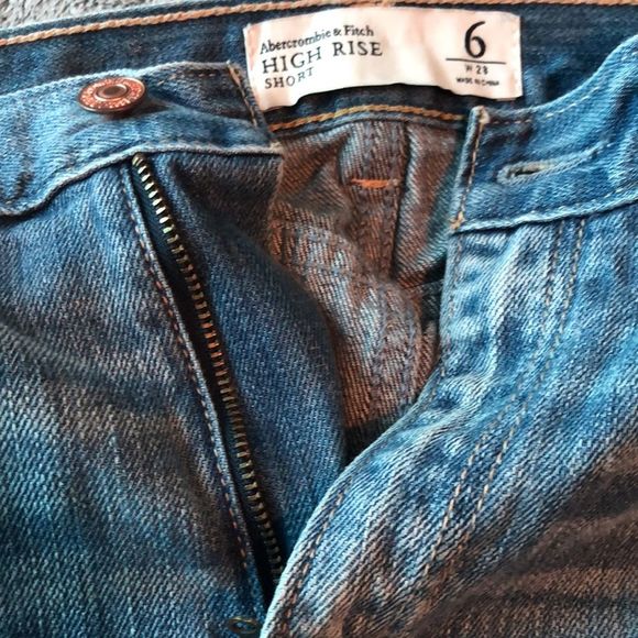 Abercrombie and Fitch sz 6 w28 high rise short/distressed/5pockets/frayed - Picture 13 of 15
